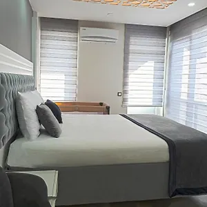 Hotel Mira
